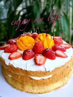 Strawberry mango naked cake