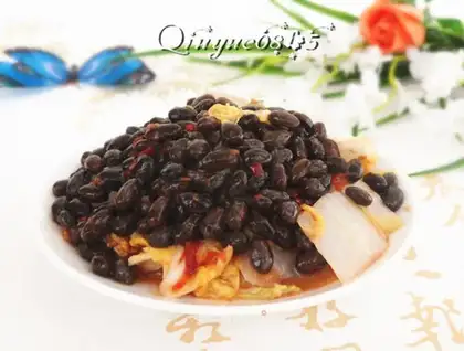 Hot cabbage with beans