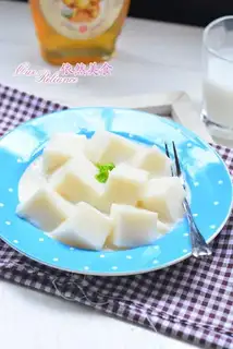Ginger coconut cake