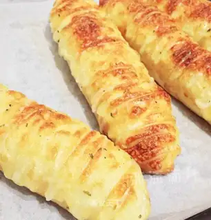 Meat pine cheese