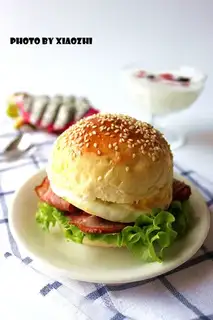 Bacon eggburger