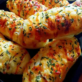 Onion cheese bread