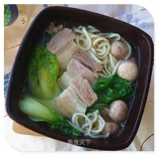 Scrambled pork noodles