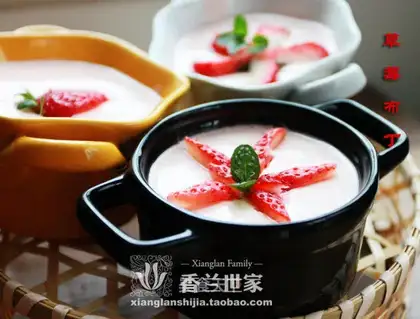 Silk strawberry pudding
