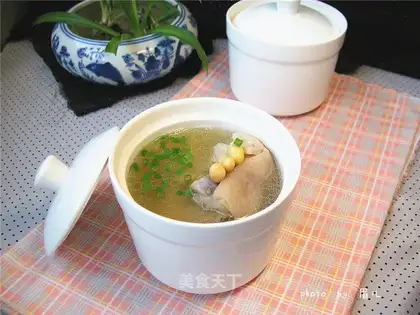 Soybeans hoove soup