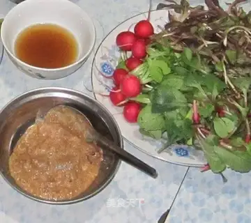 Northeast rural house makes a big sauce