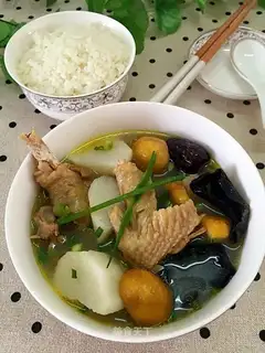 Chestnut mountain chicken soup