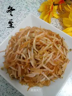 Green bean sprouts and crystal fans