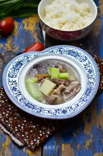 The radish lamb soup