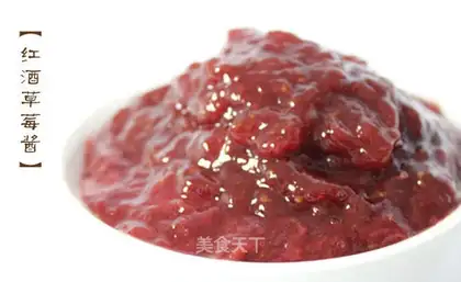Red strawberry sauce