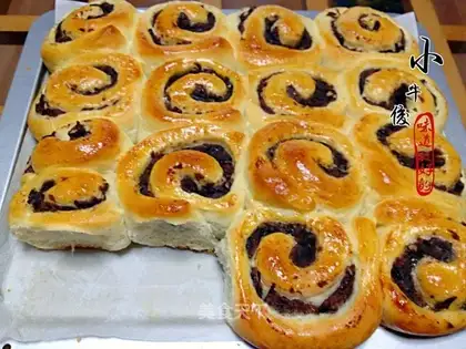 Red bean rolls