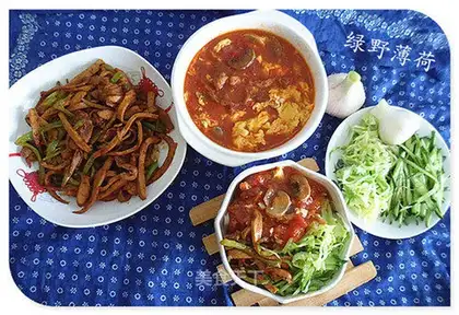 Tomato mushroom noodles