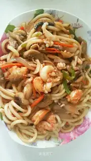 Seafood and winter noodles