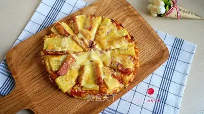 Pineapple ham pizza