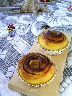 Banana taffy doughnuts