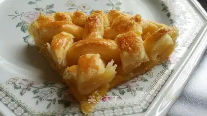 Twisted pineapple pie