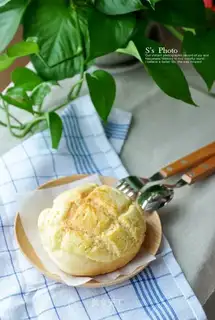 Homemade pineapple bun