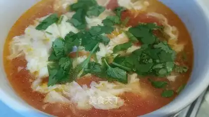 Tomatoes, eggnut soup