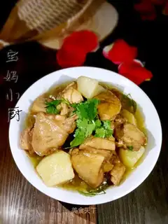 Chicken leg and potatoes