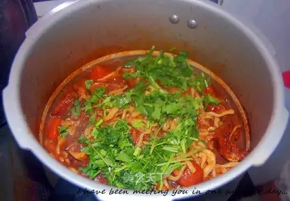 Red lamb noodles