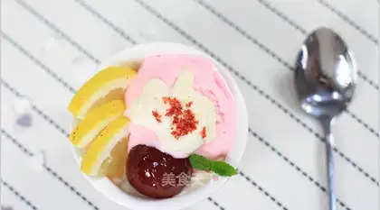 Strawberry ice cream
