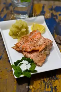 Black pepper fish bone mashed potatoes