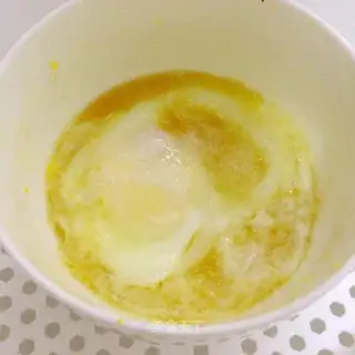 A white sugar egg