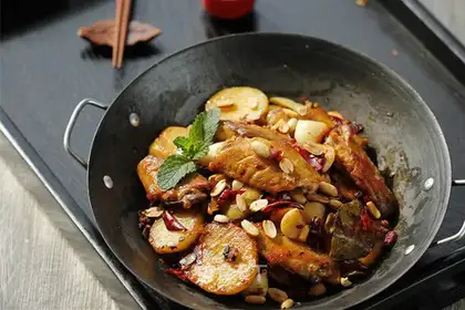 Spicy chicken wings pan