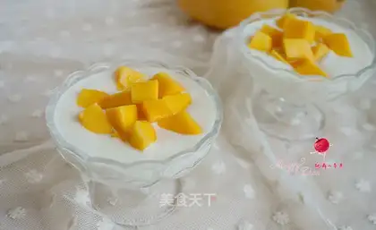 Mango yogurt cup
