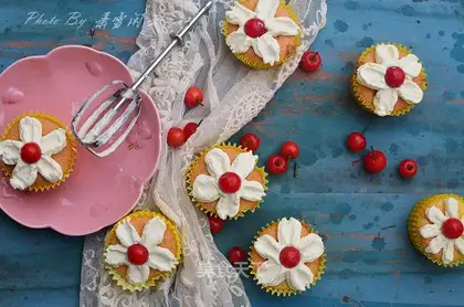 A flower cupcake