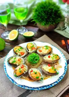 Garlic fans steam abalone