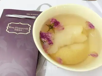 Ice cream, pine roses