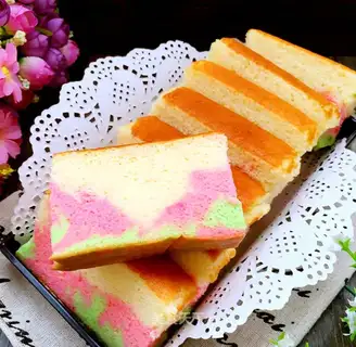 Three-colour honey cake