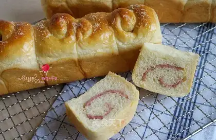 Bacon cheese bun
