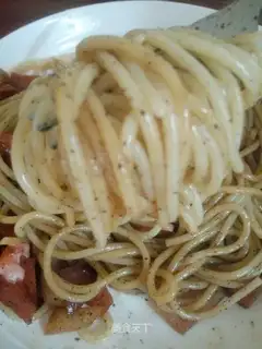 Black pepper onion ham pasta