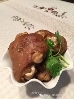 Souffle pig hoof
