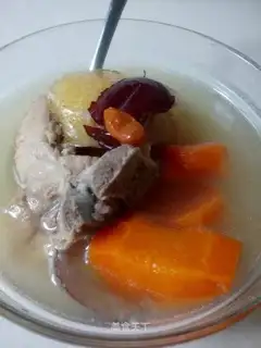 Apple radish pigbone soup