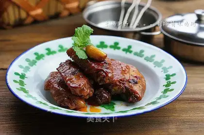 Chicken wings with pepper sauce