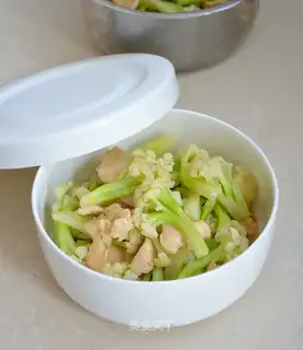 Chicken chips and cut flowers