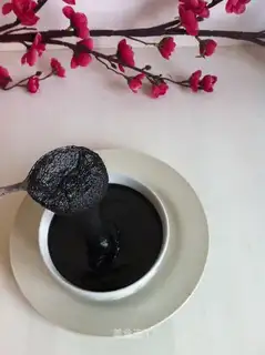Homemade black sesame sauce