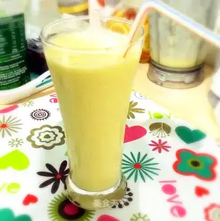 Mango milkshake