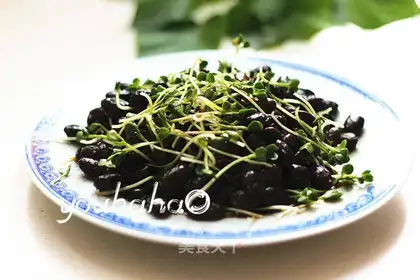The radish sprouts