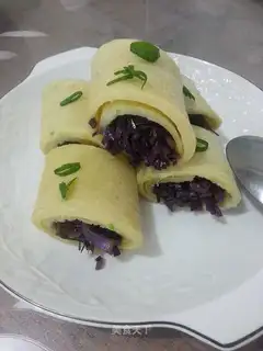 Crushed rolls of purple kale