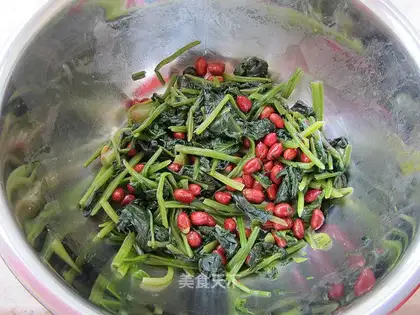 Peanut spinach