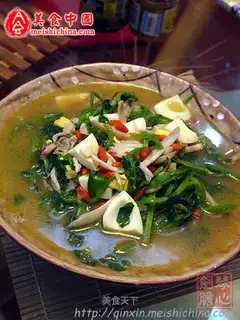 Bean sprouts in soup