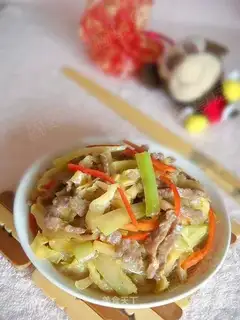 Pickled cabbage, celery and beef tenderloin