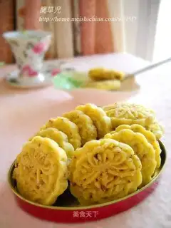 Microwave rose shortcake