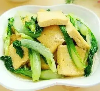 stir-fried tofu with small vegetables
