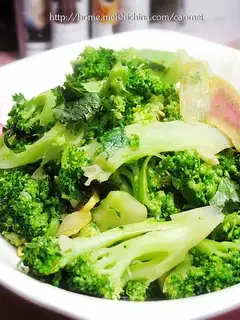 stir-fried broccoli with bacon