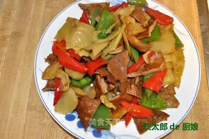 stir-fried large intestine with pickled cabbage